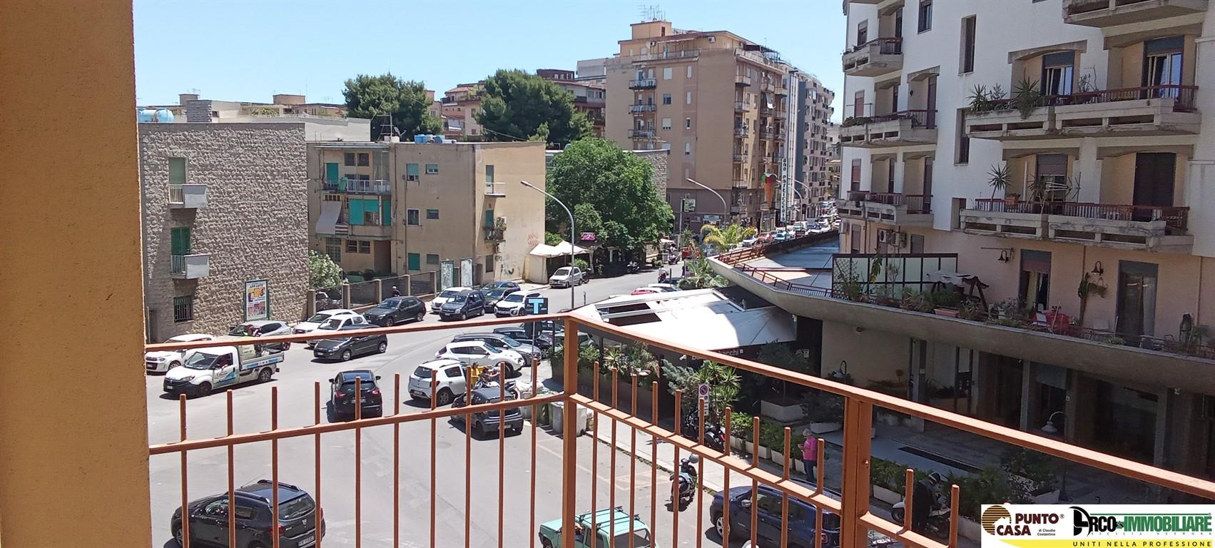 NUDA PROPRIETÀ – Appartamento con balcone panoramico in via Giovan Battista Lulli
