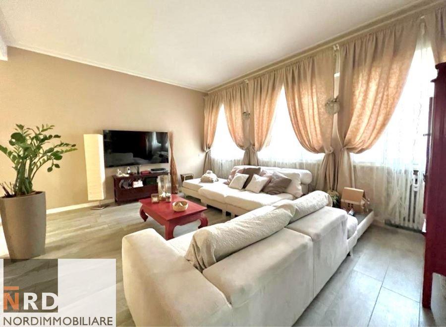 Elegante Quadrilocale con Cantina