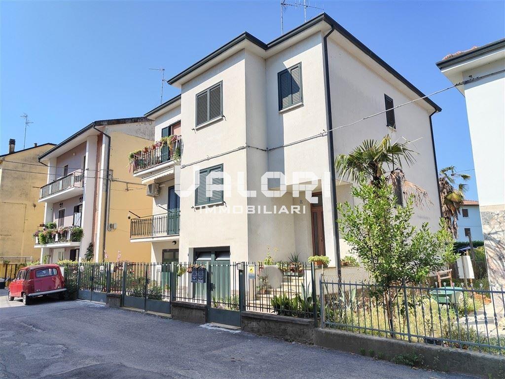 Affittasi appartamento trilocale in casa bifamiliare con ingresso a 2