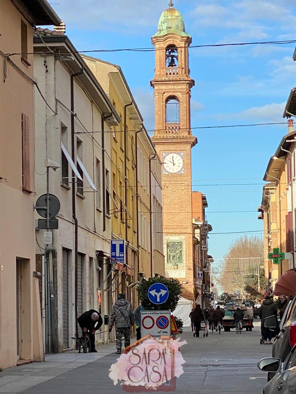 LOCALE COMMERCIALE IN POSIZIONE CENTRALISSIMA