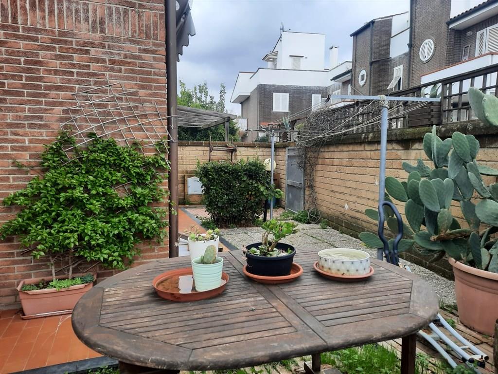 Montenero Basso palazzina libera su tre lati