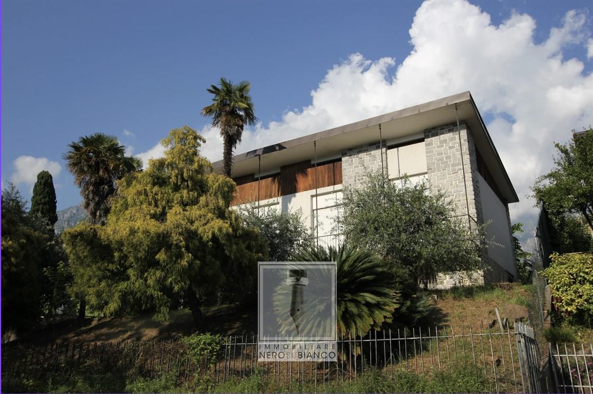 VILLA INDIPENDENTE CON GIARDINO E VISTA LAGO A MANDELLO DEL LARIO