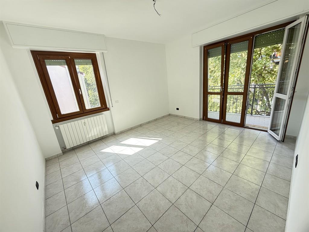 Sesto San Giovanni (MI) - Zona Ospedale - ampio 2 Locali ultimo piano -