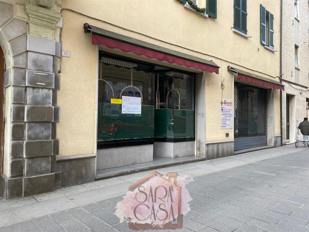 LOCALE COMMERCIALE IN POSIZIONE CENTRALISSIMA