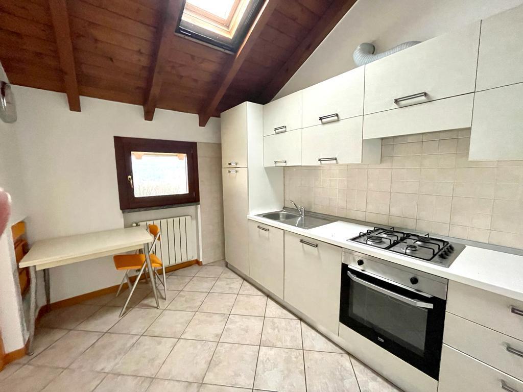 MRC147 - mansarda arredata e panoramica: 3 locali, doppi servizi, bo e posto auto