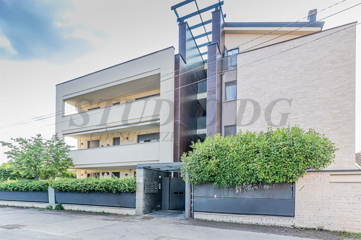 BILOCALE LUMINOSO IN PALAZZINA CON BOX DOPPIO