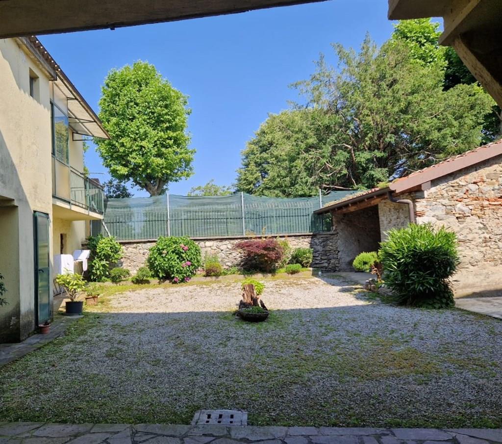 CASCINALE INDIPENDENTE CON CORTILE A GALBIATE Bartesate