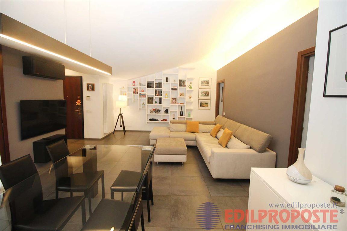 3 LOCALI ULTIMO PIANO CON BOX DOPPIO