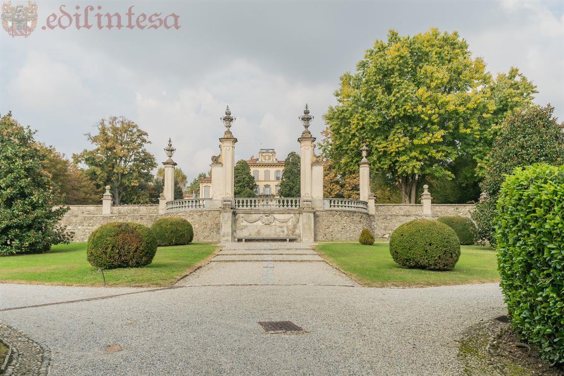 Unità abitativa di lusso nel complesso storico e di pregio in Villa Prinetti