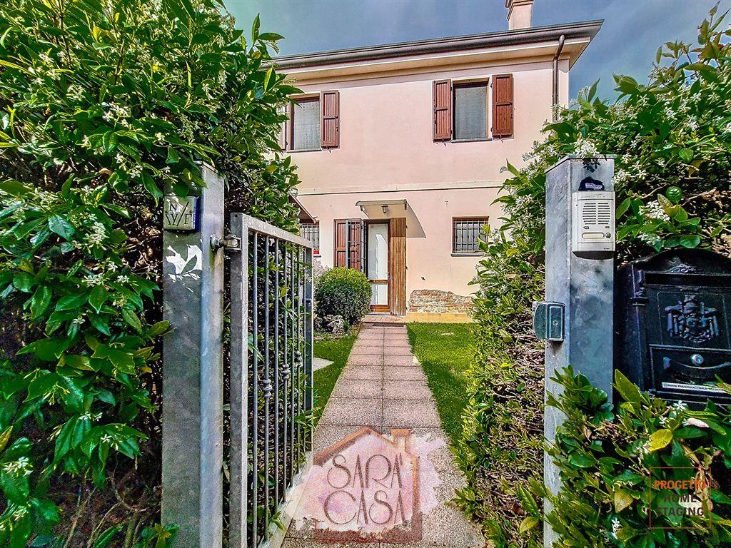 PORZIONE DI CASA CON 2 AMPIE CAMERE DA LETTO E GIARDINO ESCLUSIVO