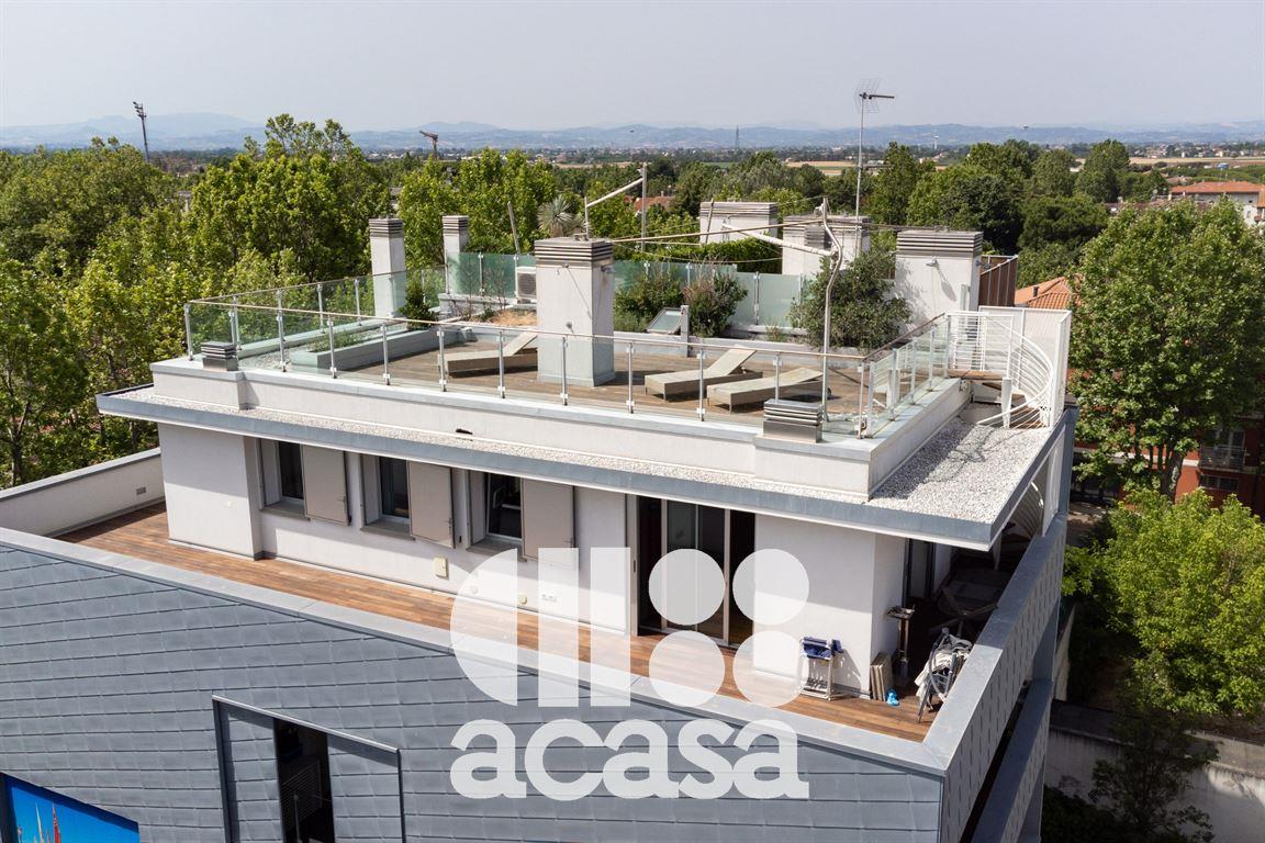 ATTICO CON TERRAZZI PANORAMICI e GARAGE