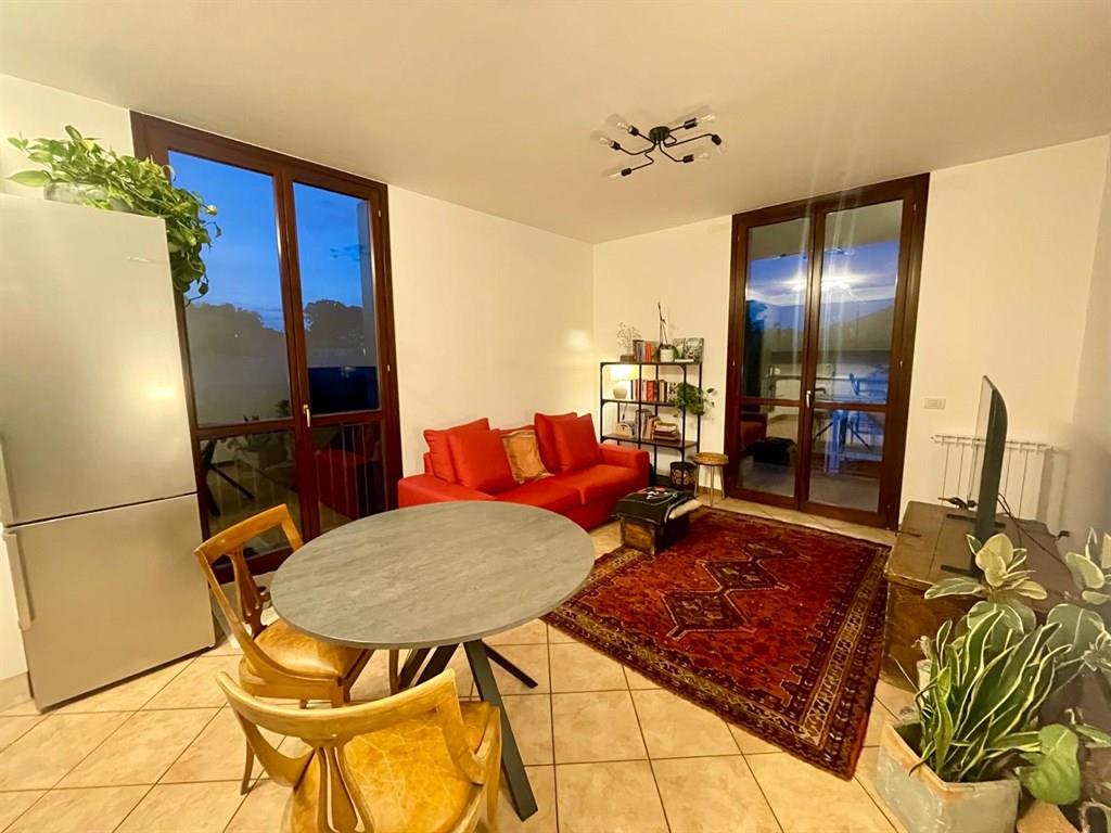 gs680 - Libero dal 20/12/2025 - ampio bilocale arredato - terrazzo - doopio box