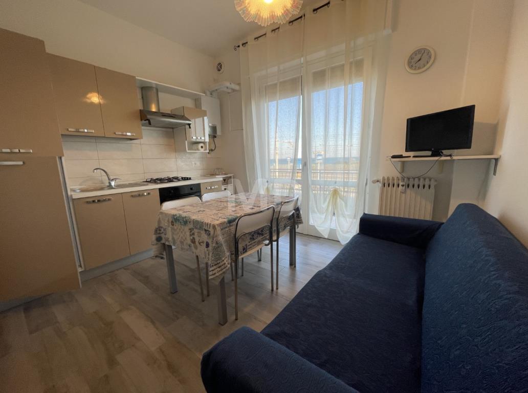 Rif. 12 - LOCAZIONE STAGIONALE -TRILOCALE FRONTE MARE Codice CIN IT009034C2I2VHMTBX  Codice CITRA 009034-LT-0737