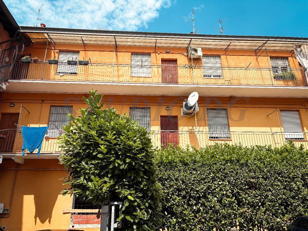 TRILOCALE IN CORTE AL PIANO PRIMO