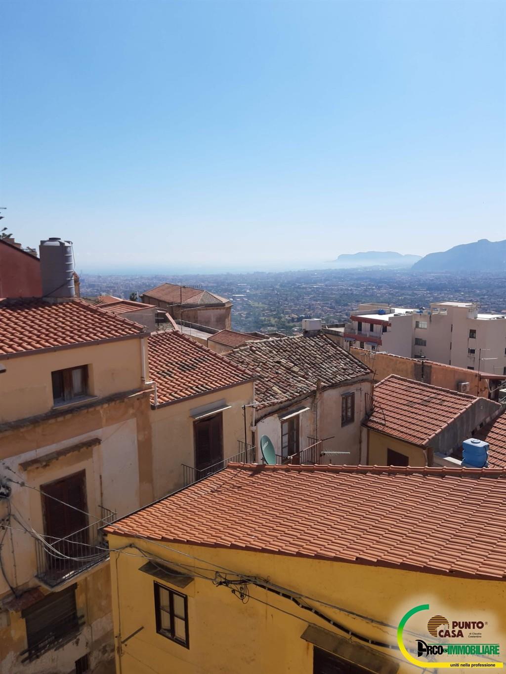 Monreale, adiacenze piazza Vittorio Emanuele bivani da ristrutturare