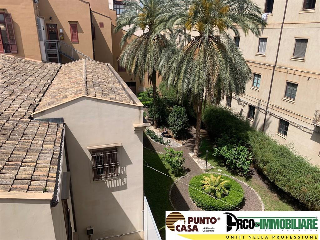 Piazza Marina  di fronte Palazzo Butera , Elegante e Luminoso Appartamento ristrutturato
