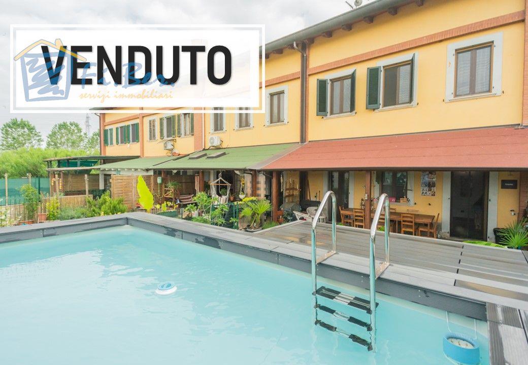 Comazzo - Cascina Gardino: VILLA A SCHIERA