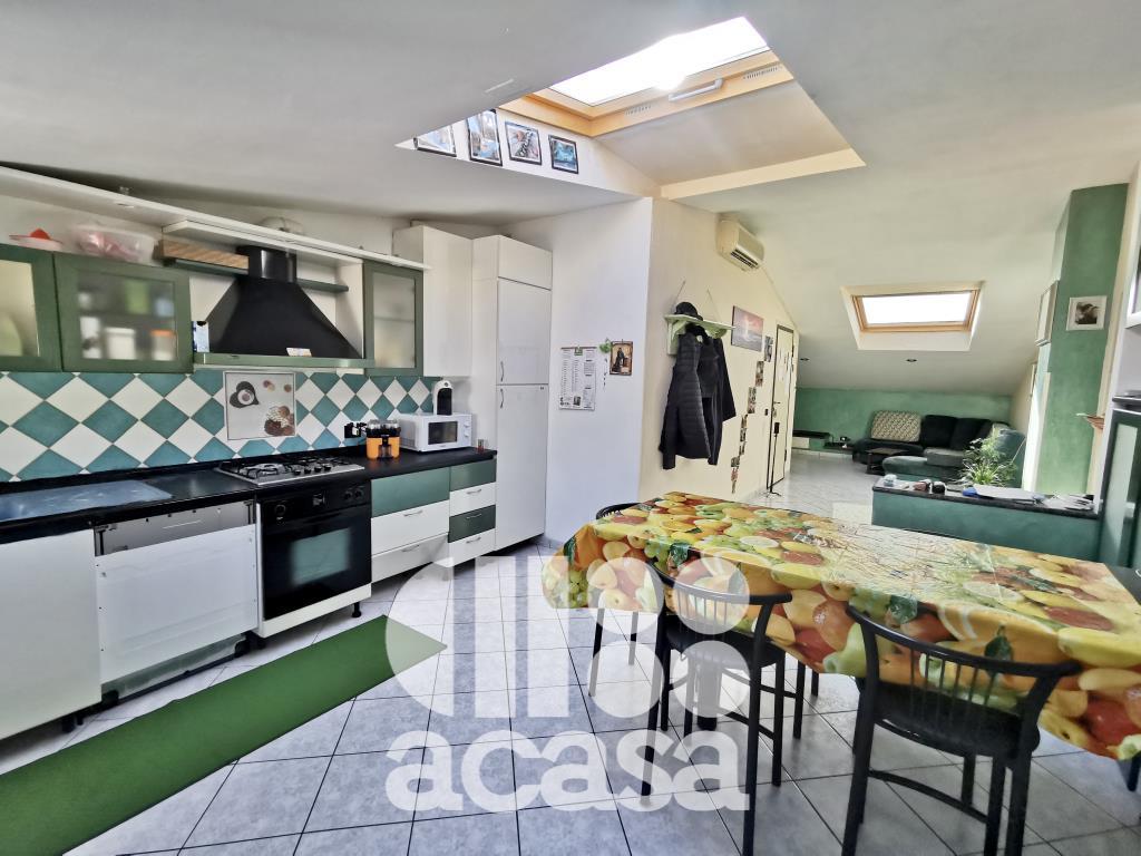 APPARTAMENTO CENTRALE MANSARDATO