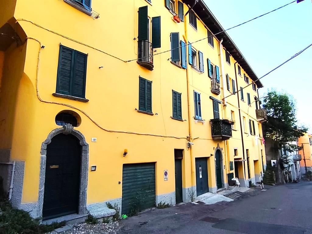 BILOCALE DI C.A. 70 MQ CON  BALCONE, CANTINA E BOX A LECCO San Giovanni