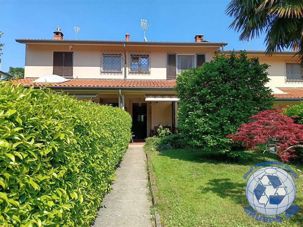 villa a schiera zona residenziale