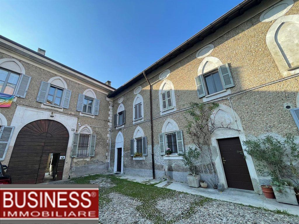 MILANO, MM CRESCENZAGO - AMPIO BILOCALE IN CONTESTO DI CASE STORICHE