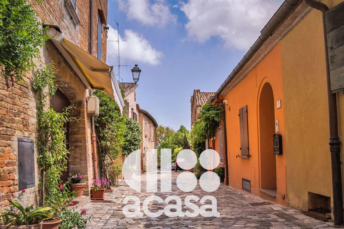 SANTARCANGELO CENTRO STORICO - INTERESSANTE IMMOBILE A REDDITO
