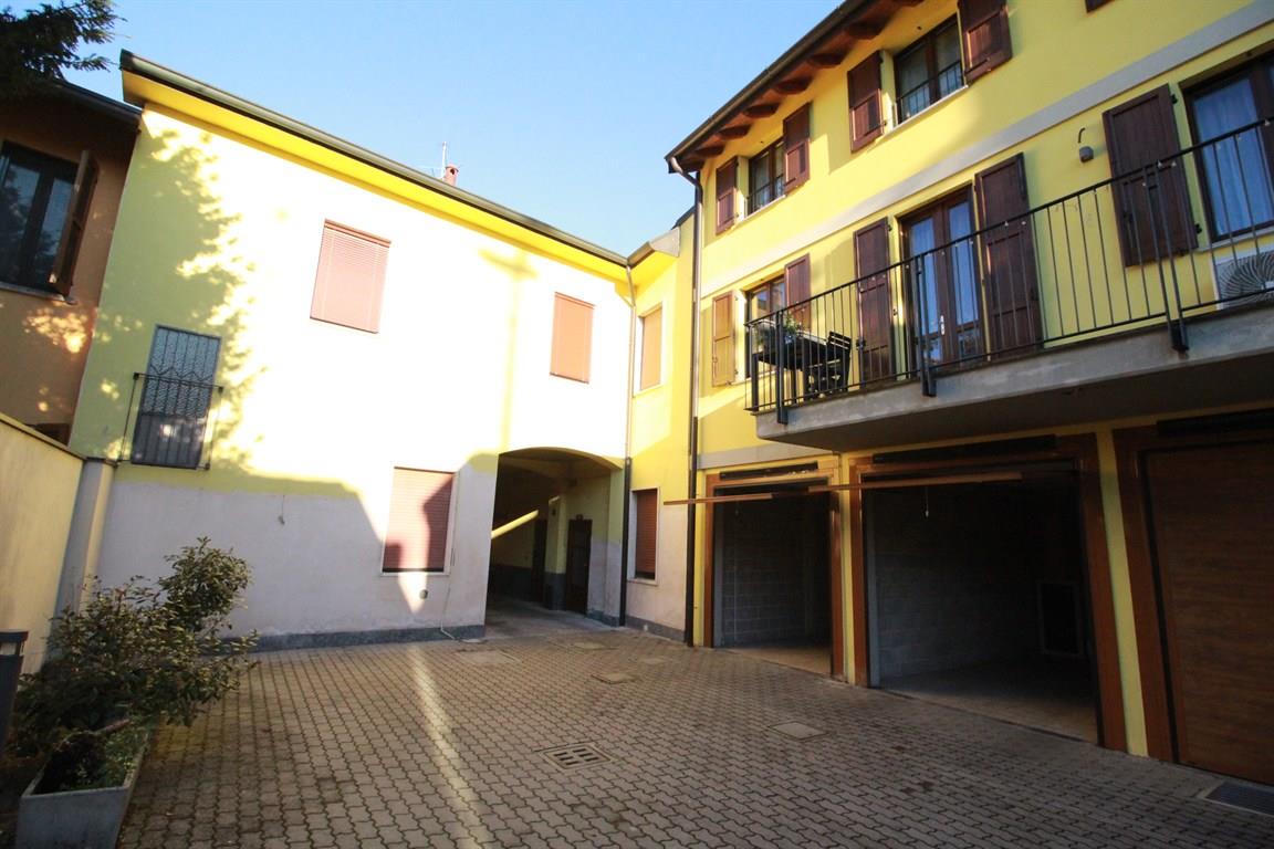 Concorezzo -centro- Unità abitativa terra/cielo