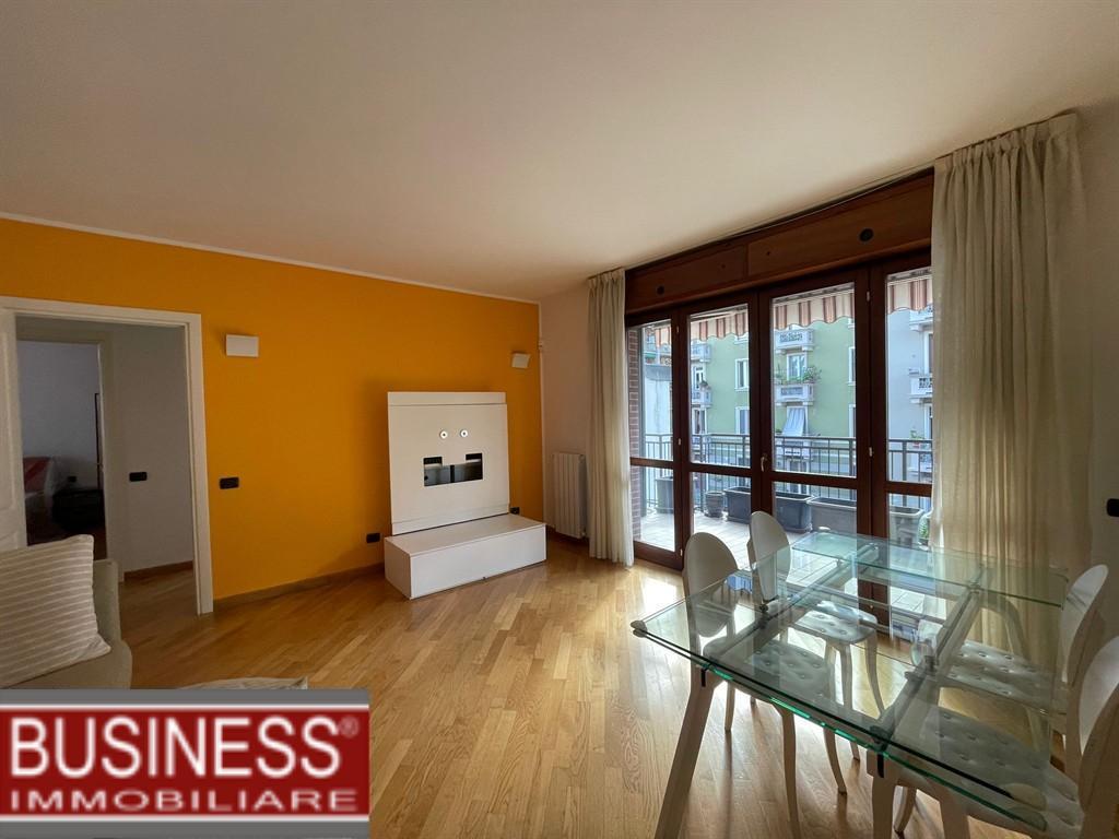 MILANO, MM ISTRIA - AMPIO TRILOCALE CON TERRAZZO