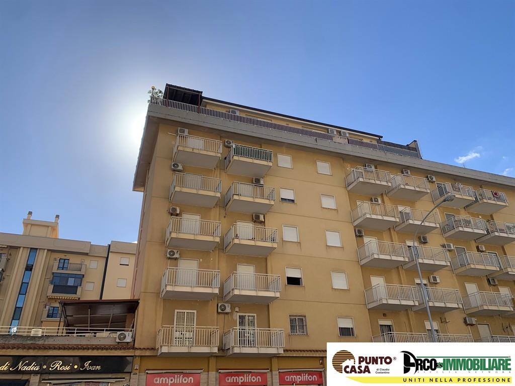 Proponiamo in affitto – Attico vista mare in Via Federico Ferrari Orsi