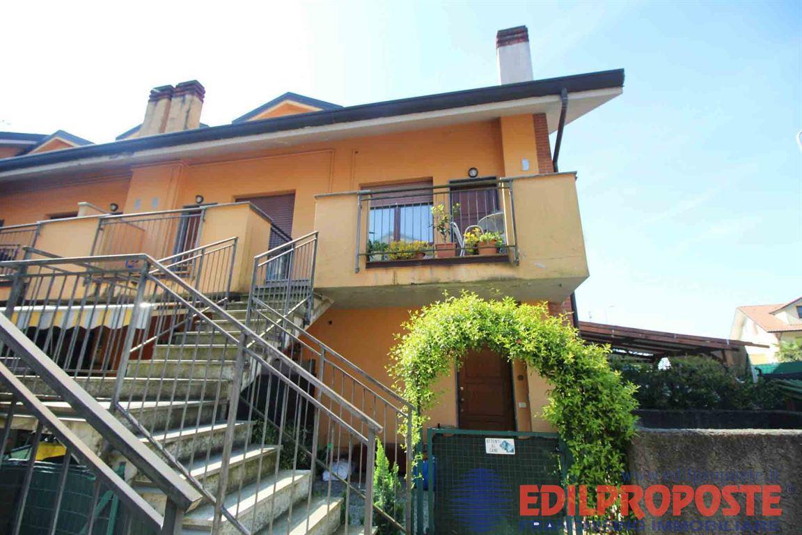 Bilocale su Due Livelli con Box