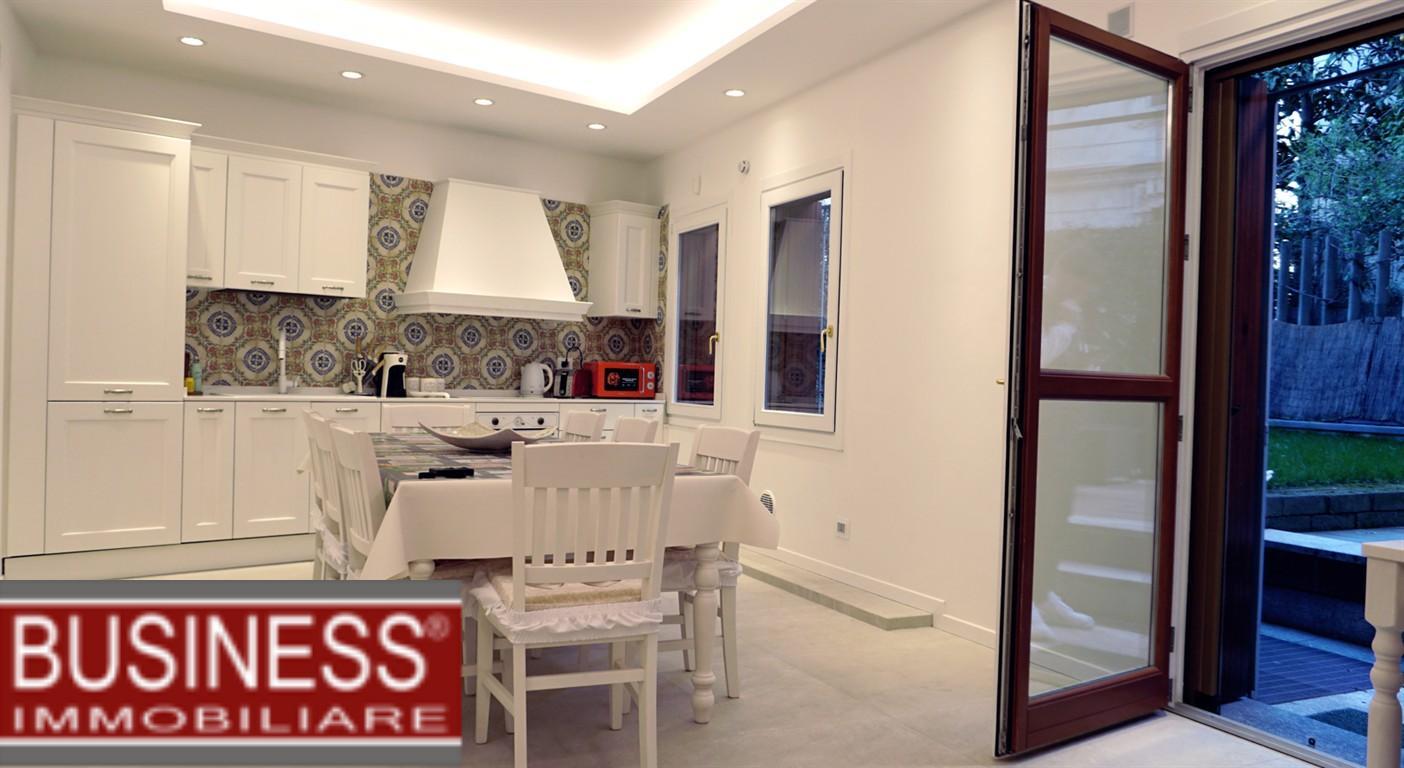 MILANO, MM PAGANO - LOFT ARREDATO CON GIARDINO