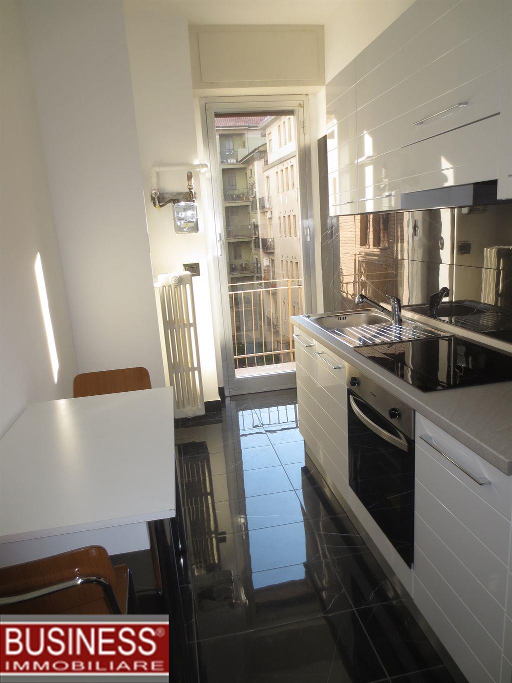 MILANO, MM LORETO - BILOCALE ARREDATO CON BALCONE