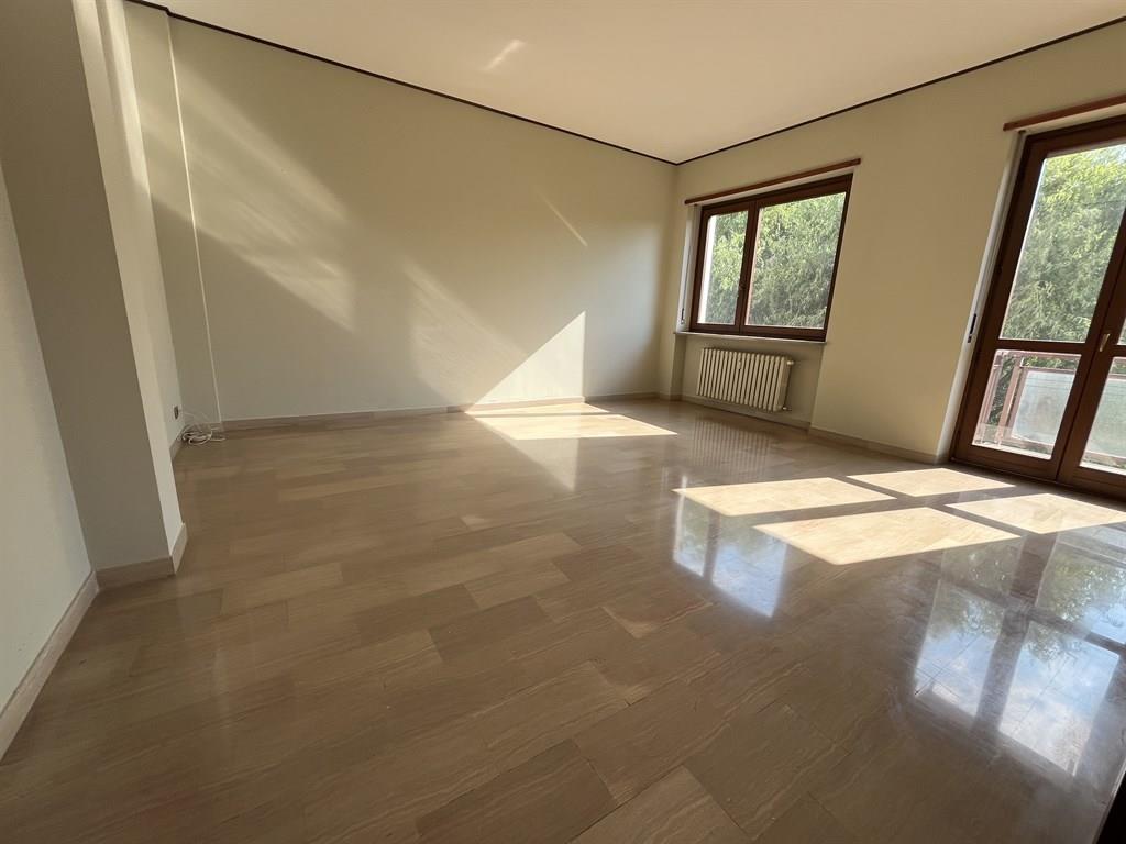 Mondovì (CN), appartamento con cantina e garage doppio