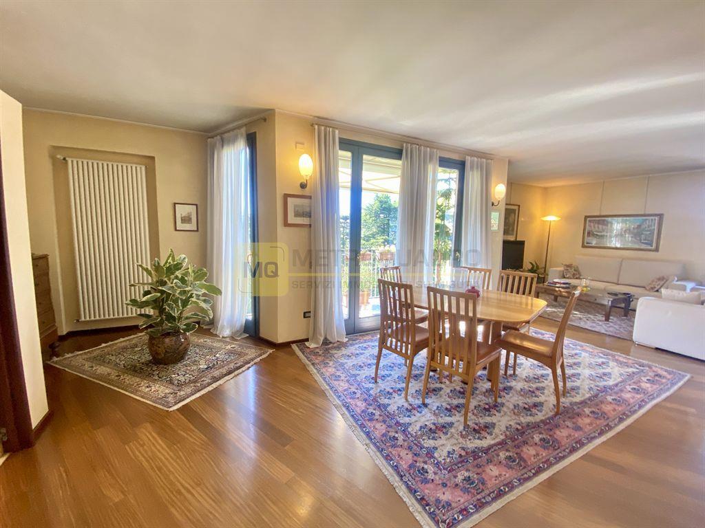 LECCO – ATTICO CON TERRAZZI PANORAMICI E FINITURE DI PREGIO