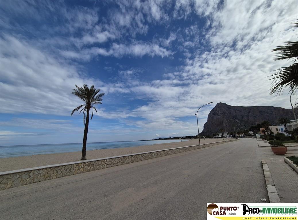 San Vito Lo Capo Fronte mare, ampio bivani in vendita