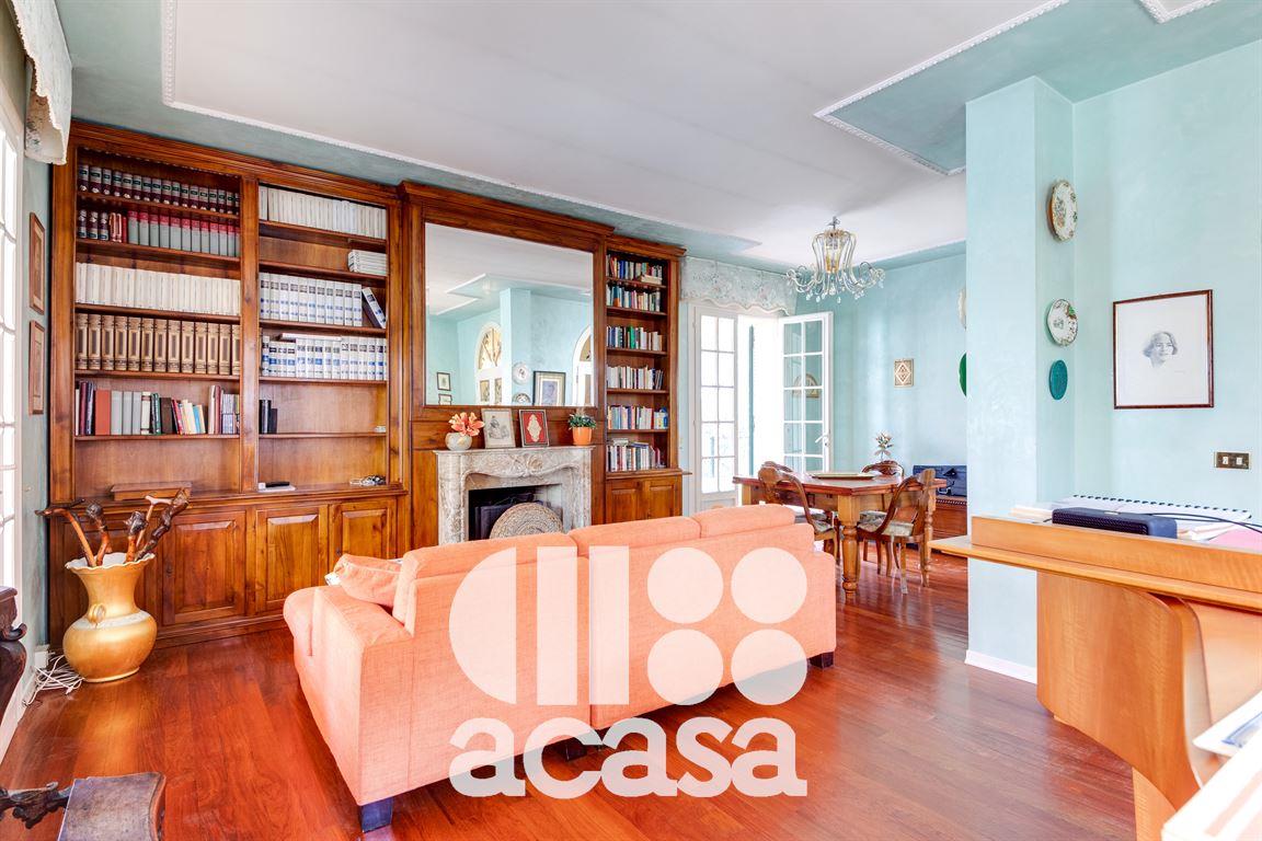 BELLISSIMA VILLA A DUE PASSI DAL CENTRO