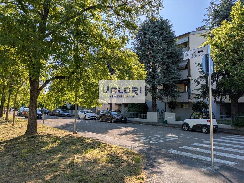 SPAZIOSO ULTIMO PIANO SU 2 LIVELLI CON TERRAZZE E GARAGE DOPPIO