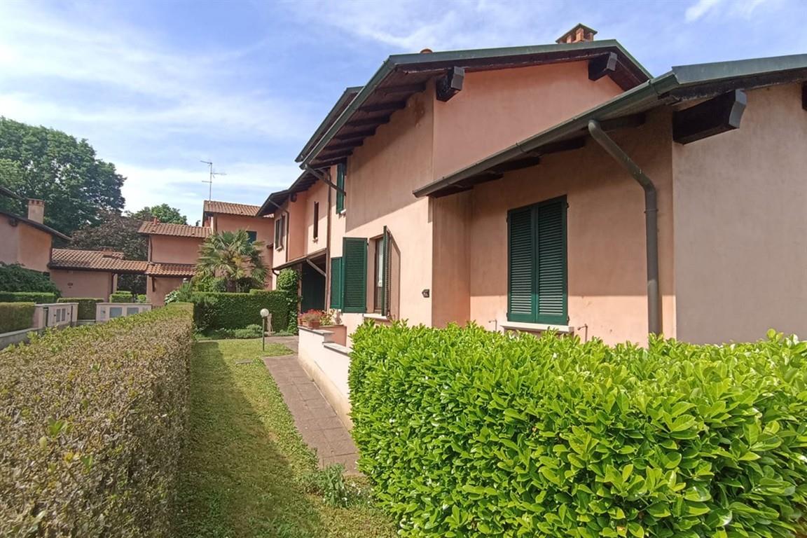 VIMERCATE ORENO VILLA BIFAMILIARE COMPOSTA DA 2 UNITA' ABITATIVE