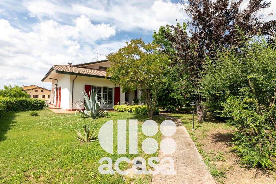 ESCLUSIVA RESIDENZA CON GIARDINO