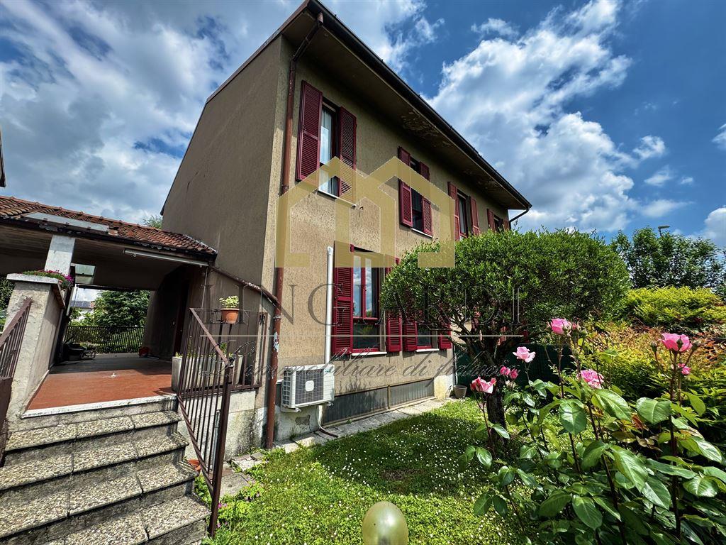 Lodi Villa Bifamiliare su Tre Livelli Zona San Grato