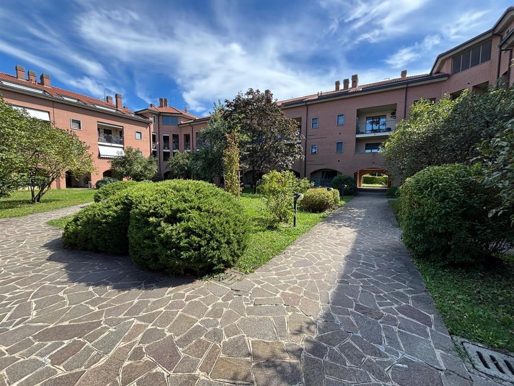 A 6KM da Vimercate - 3 LOCALI TERRAZZINO, CANTINA E BOX INCLUSO