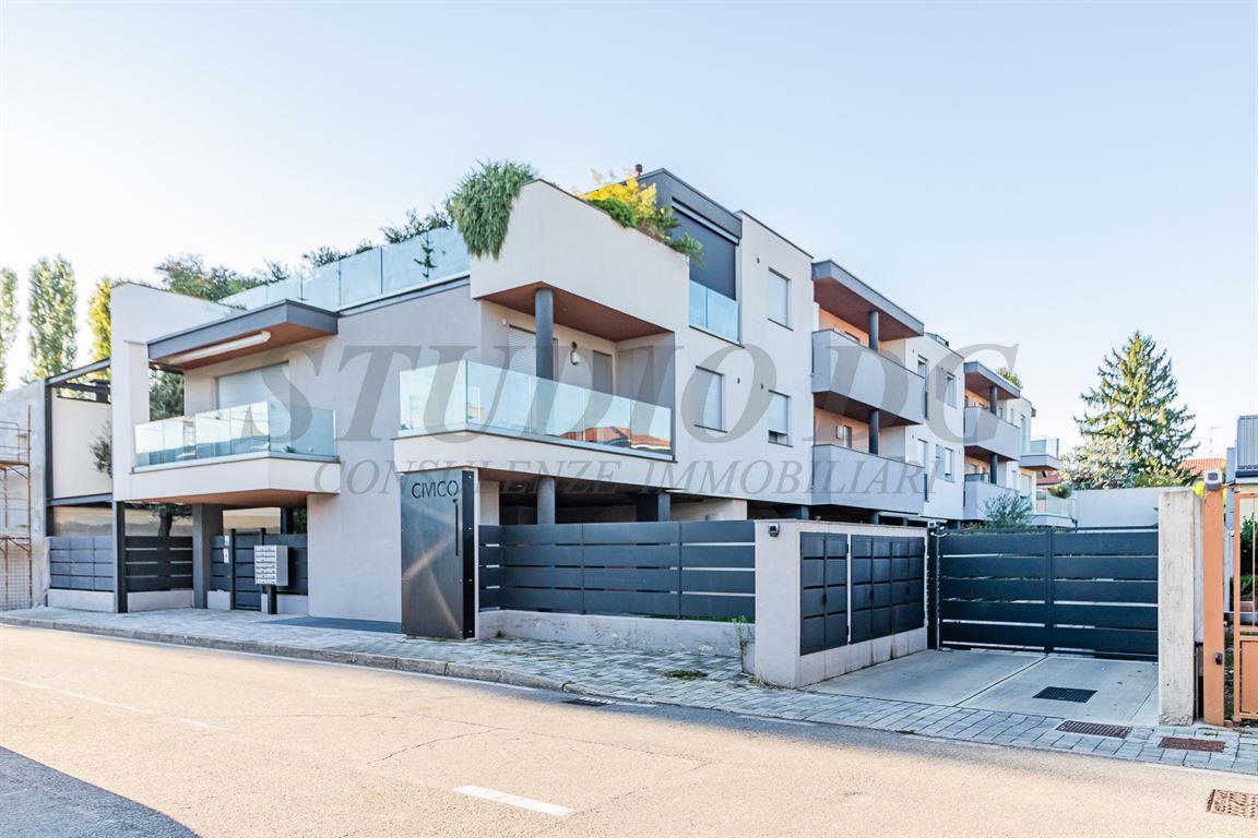 ATTICO CON ROOFTOP E BOX DOPPIO