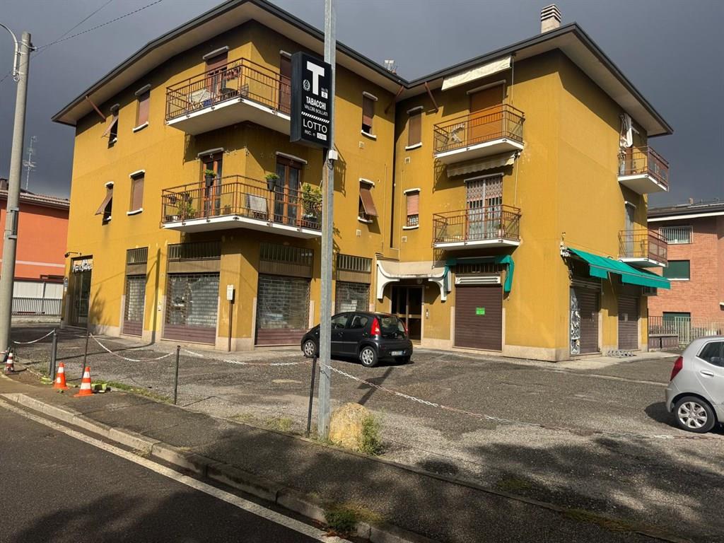 MUGGIO' - VENDESI appartamento 3 locali con box