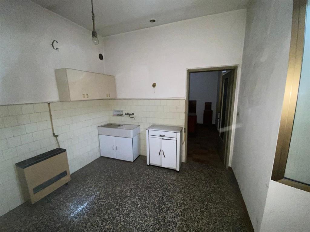 CASA INDIPENDENTE TERRA TETTO 4 LOCALI + BAGNO + SOLAIO.. LIBERA SUBTO