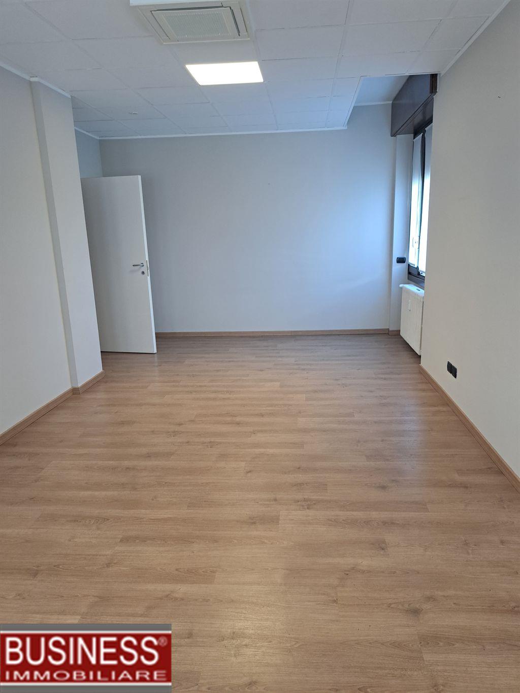 MONZA CENTRO - UFFICIO DI 280 MQ