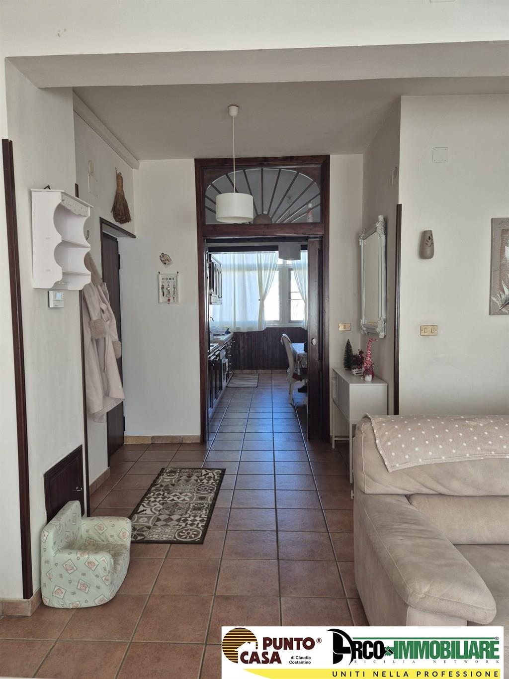 Palermo, Via Pietro Scaglione, 110 mq ristrutturato, posto auto