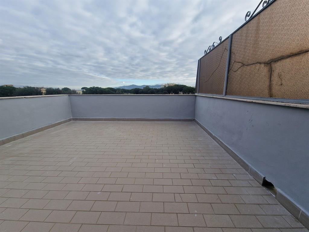 MONOLOCALE CON AMPIA TERRAZZA