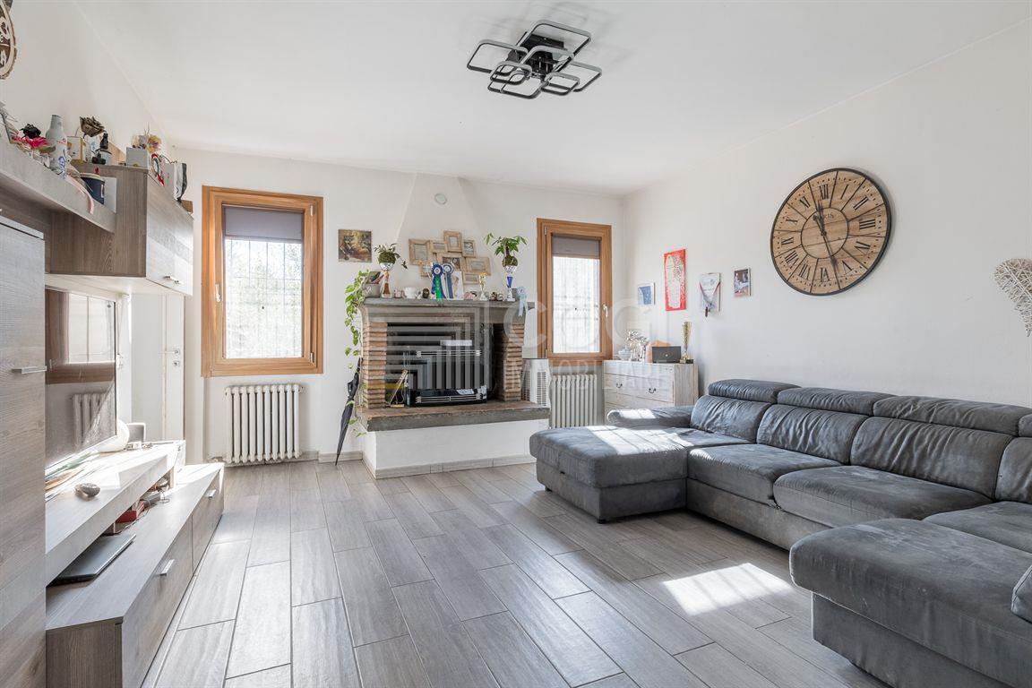 CASA INDIPENDENTE CON GIARDINO