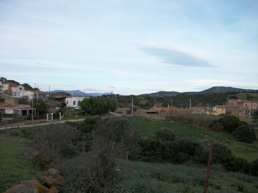 Carbonia Sirri Indipendente con Terreno