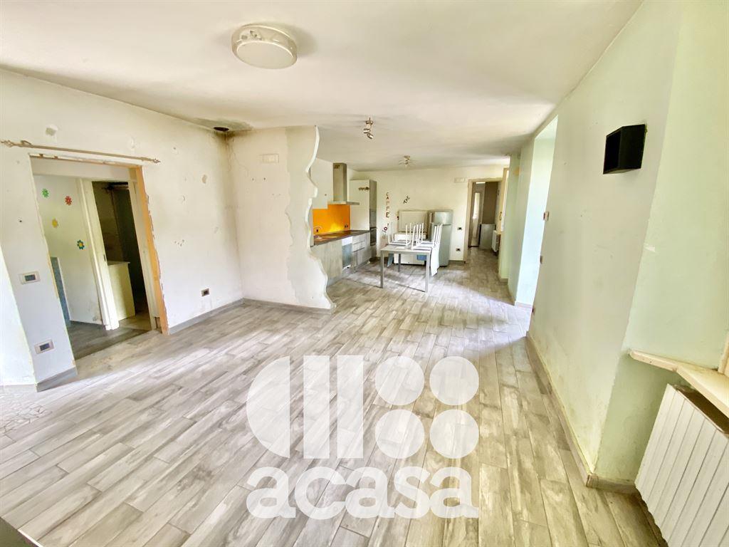 CASALE CON TERRENO